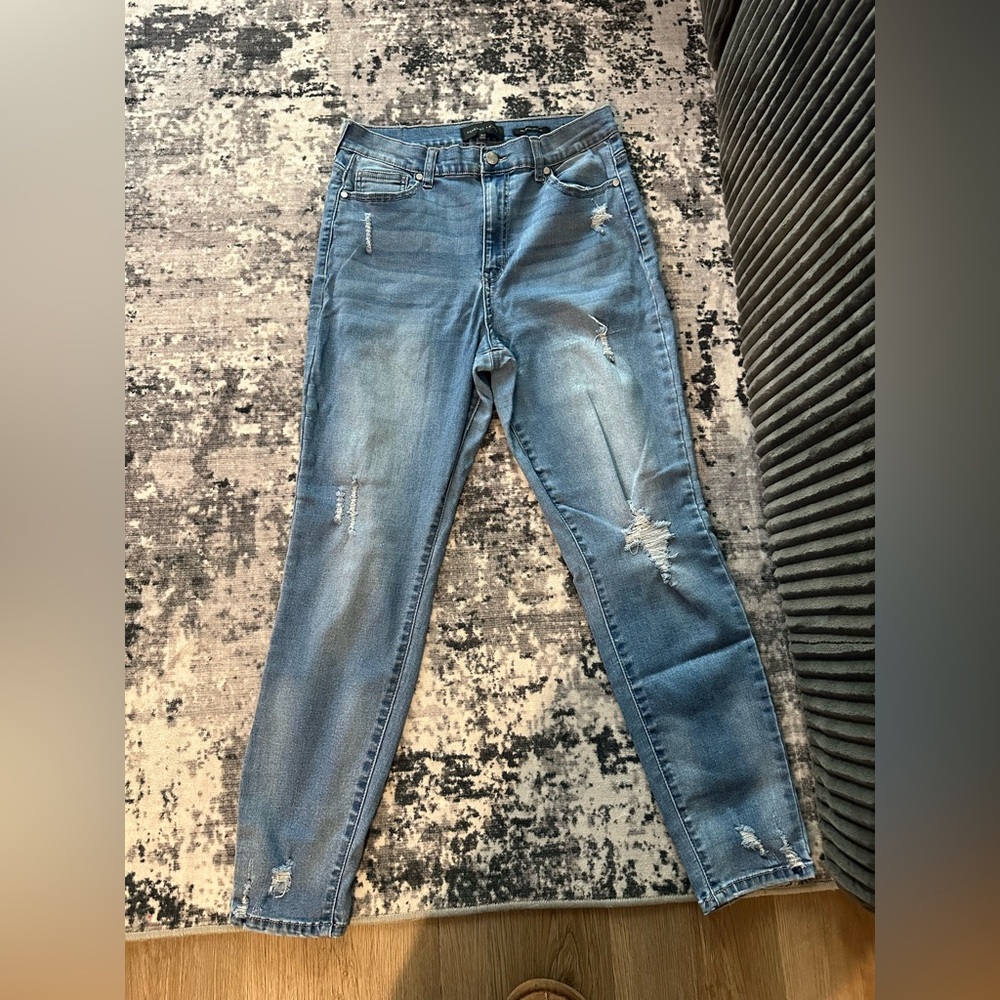 Kendall & Kylie High Rise Light Blue Jeans
